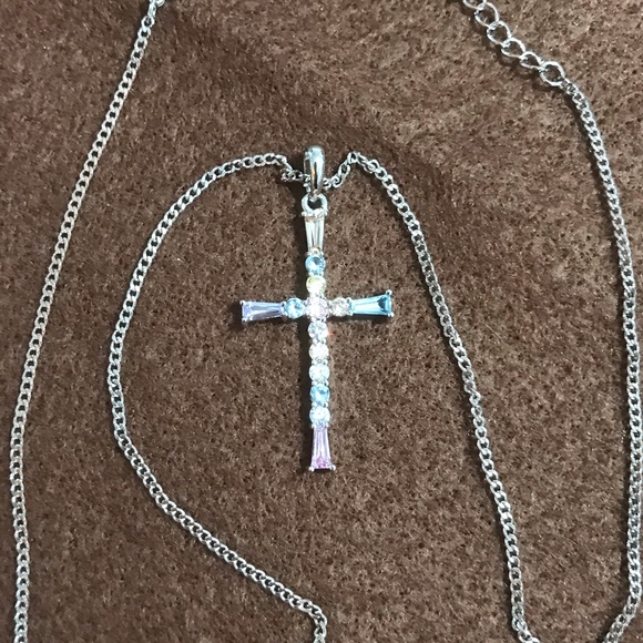 Cross necklace - Picture 2 of 7
